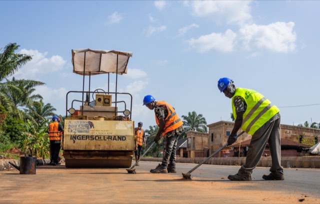 Asphalt laying, Nanka-Ugah dualization, Anambra state